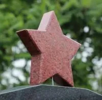 Гранитная звезда на памятник героям ВОВ в Курильске (518406)