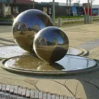 Фонтан из 2 стальных шаров (518906) ∅ 1 и ∅ 1,5 м. Курильск 