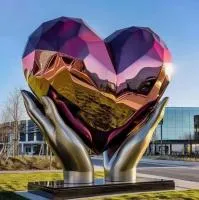 Скульптурная композиция сердце в ладонях (518273) монтаж арт-объект  в Курильске