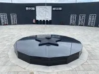 Звезда чугун (518248) производство комплект горелка ГВД 379 10 89 00 ПС вечный огонь ø 1100 мм. монолит - литье  в Курильске